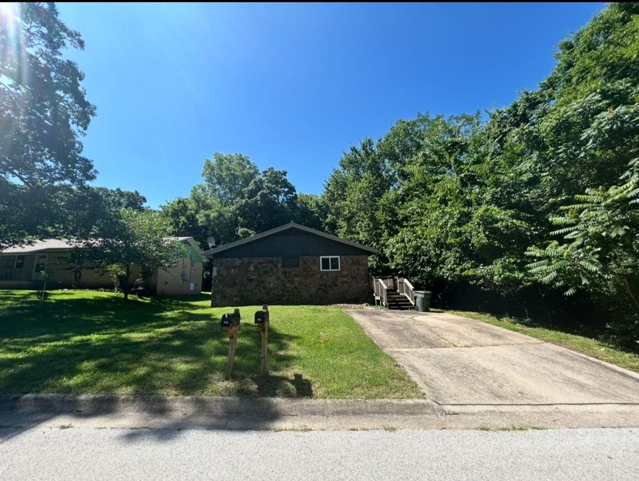 821 E Lakeside Dr - Photo 3 of 26