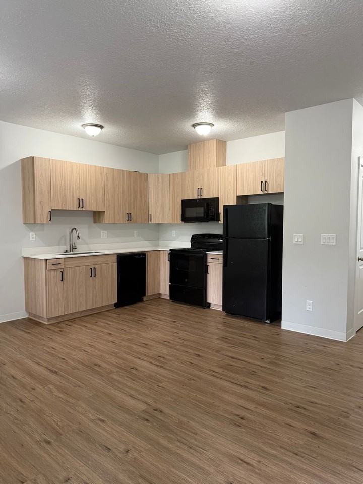 4209 Straw Drive North - Photo 5 of 23