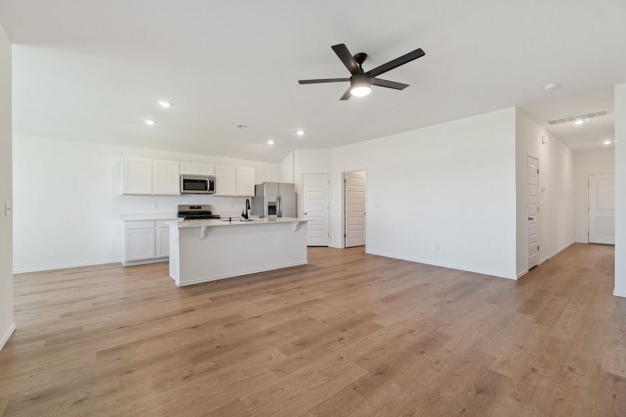 5925 Bradford Pear Ln - Photo 3 of 50