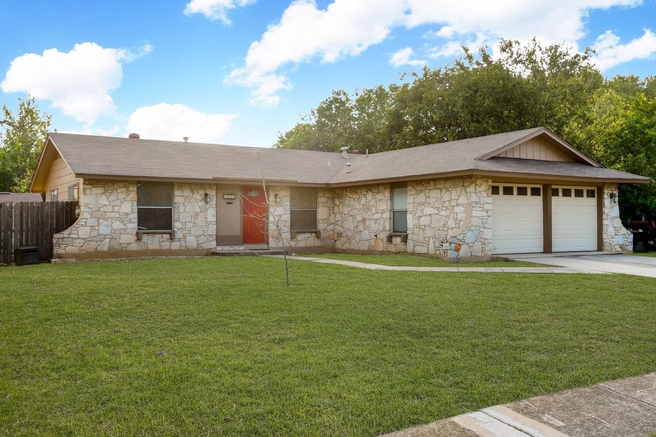 8226 Creekline Dr - Photo 2 of 16