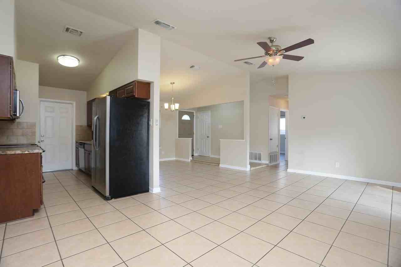 8226 Creekline Dr - Photo 6 of 16