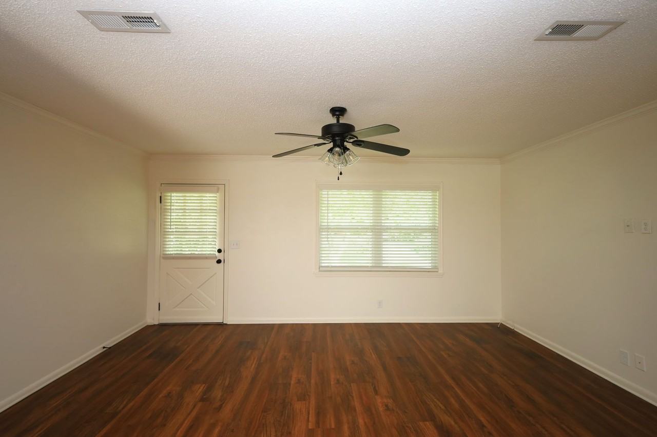 1125 Mj Taylor Rd - Photo 2 of 13