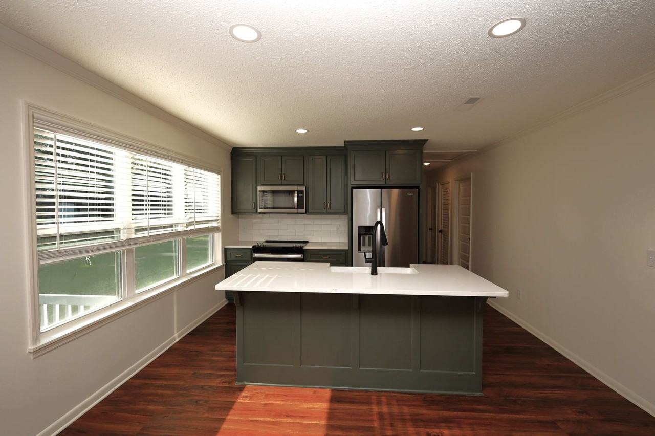 1125 Mj Taylor Rd - Photo 3 of 13