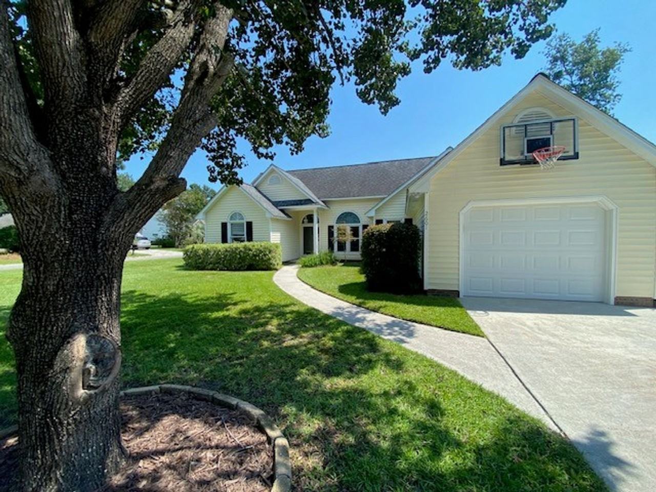 2601 Hargate Ct - Photo 3 of 43