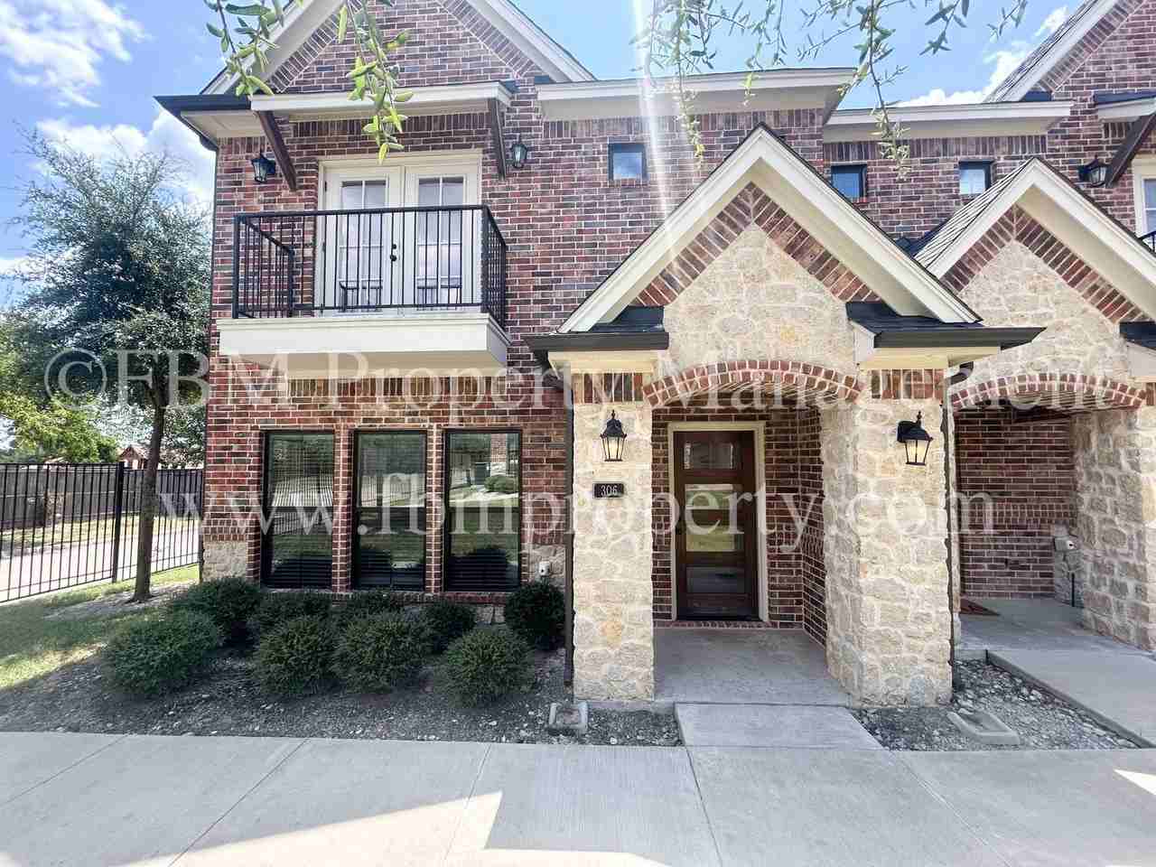306 Brothers Blvd - Photo 3 of 27