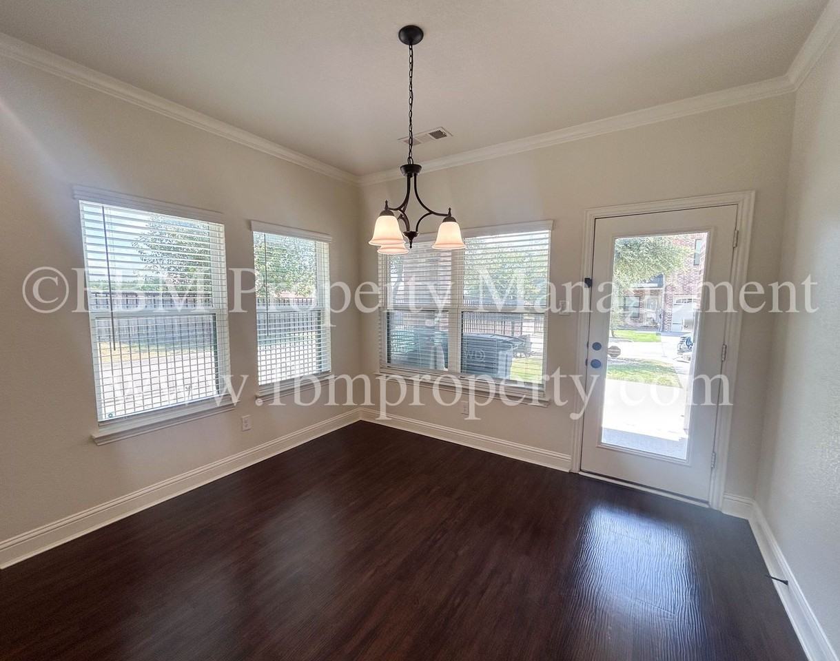 306 Brothers Blvd - Photo 6 of 27