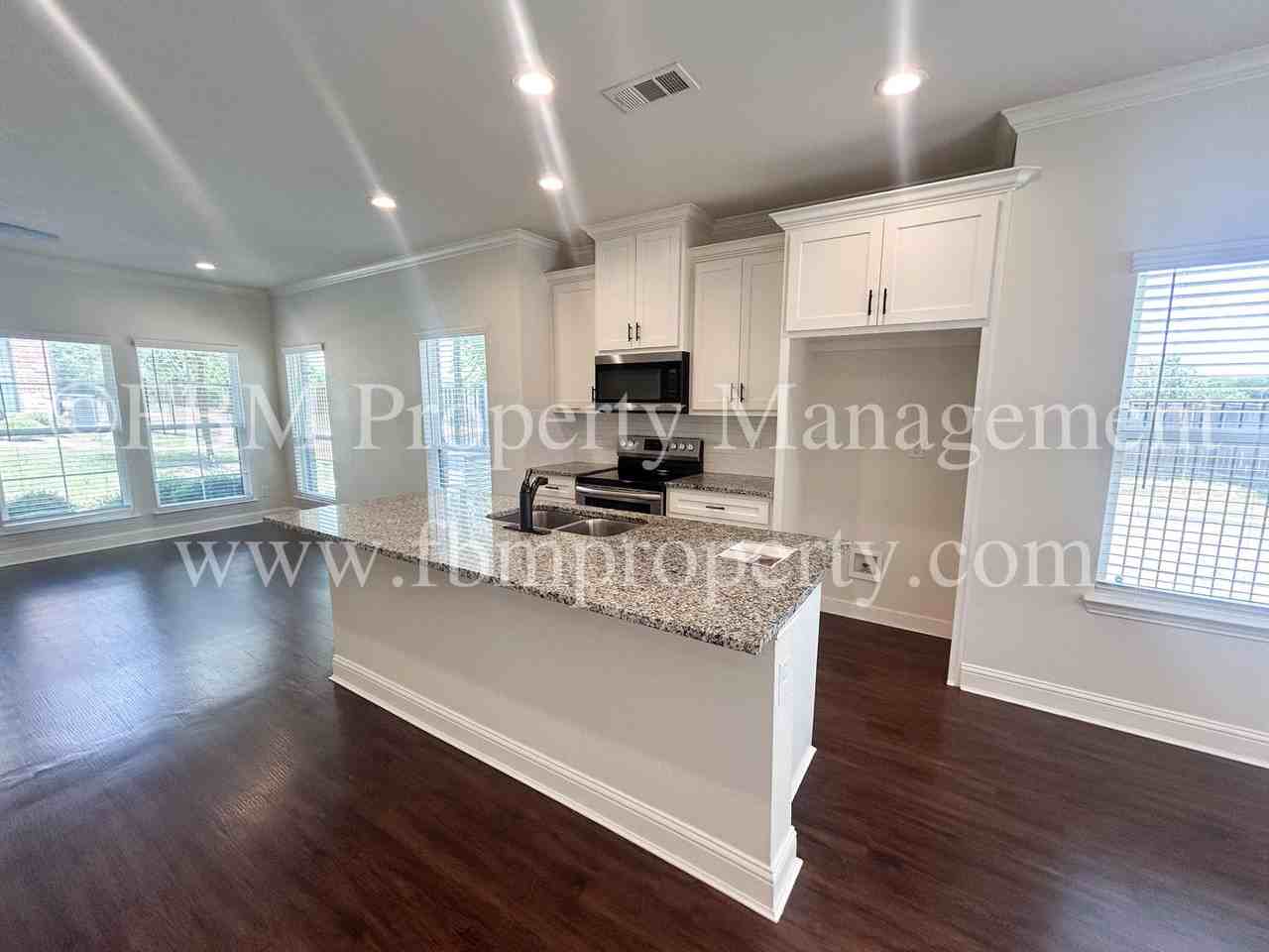 306 Brothers Blvd - Photo 7 of 27