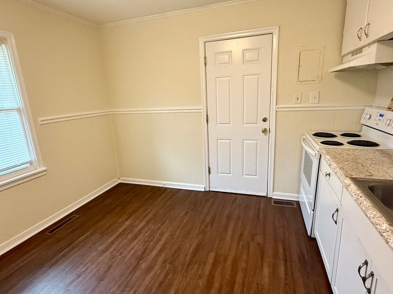 1744 Erwin Ave - Photo 7 of 15