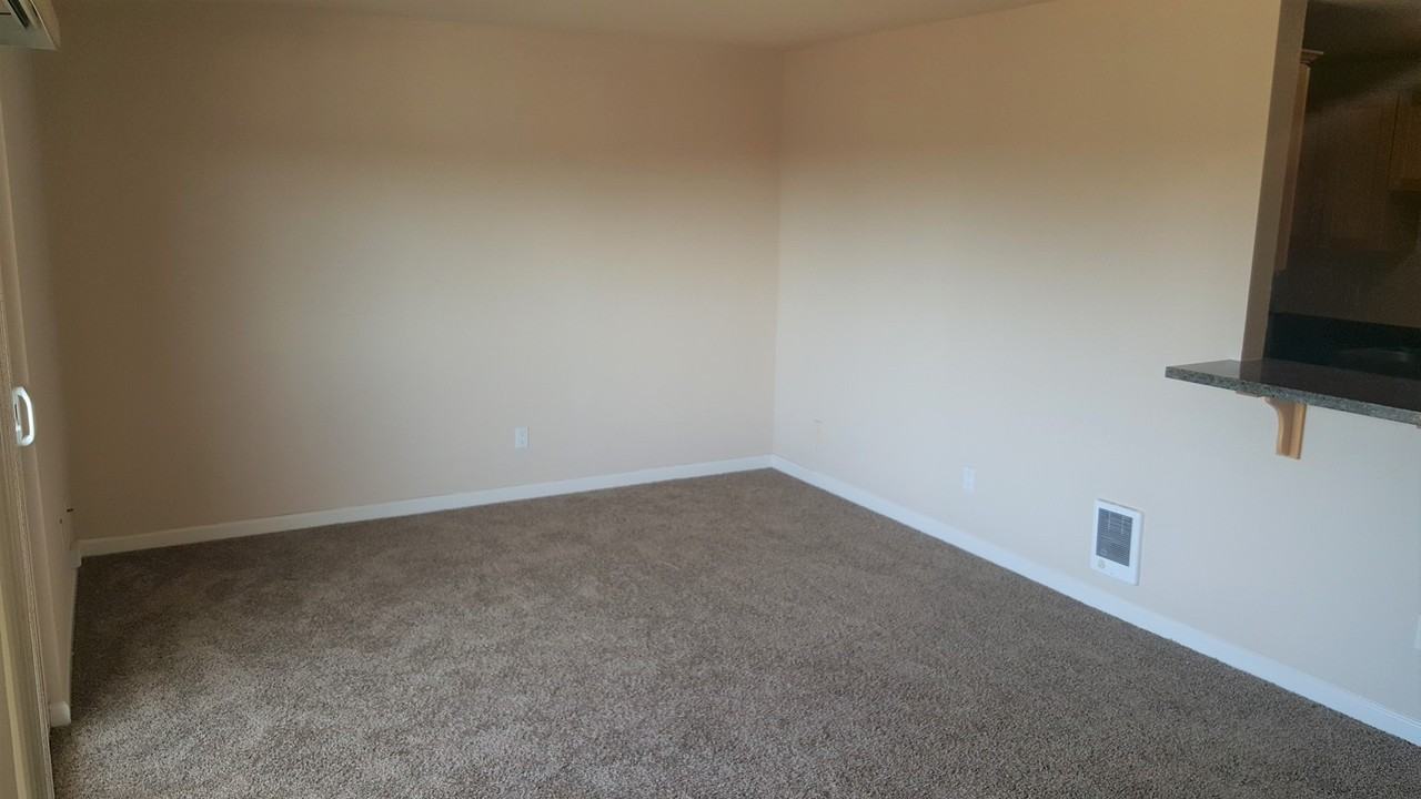 2556 Chicago St #33 - Photo 4 of 14