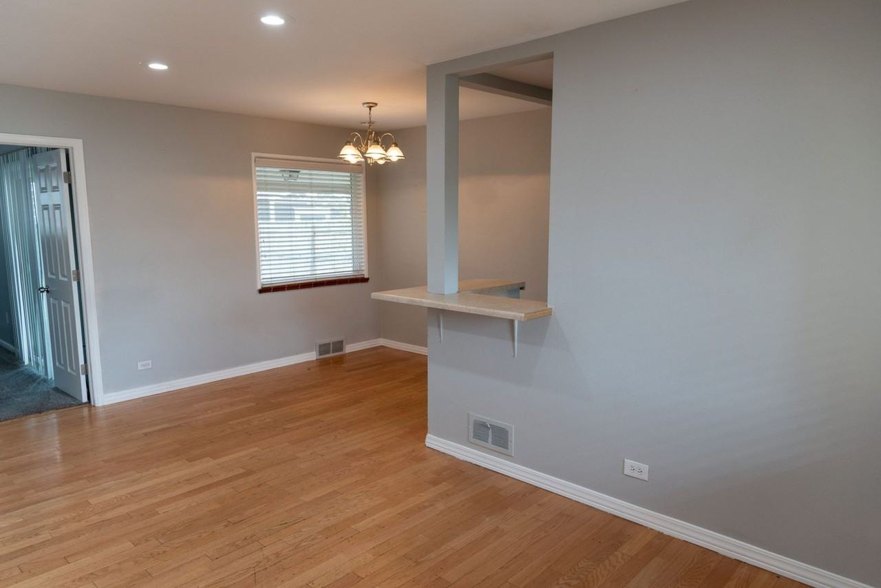 2130 Ames Street - Photo 4 of 33