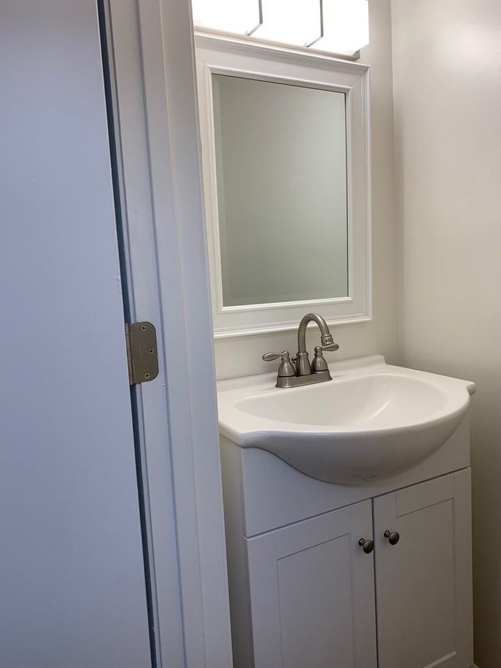 418 Marlington St - Photo 4 of 15