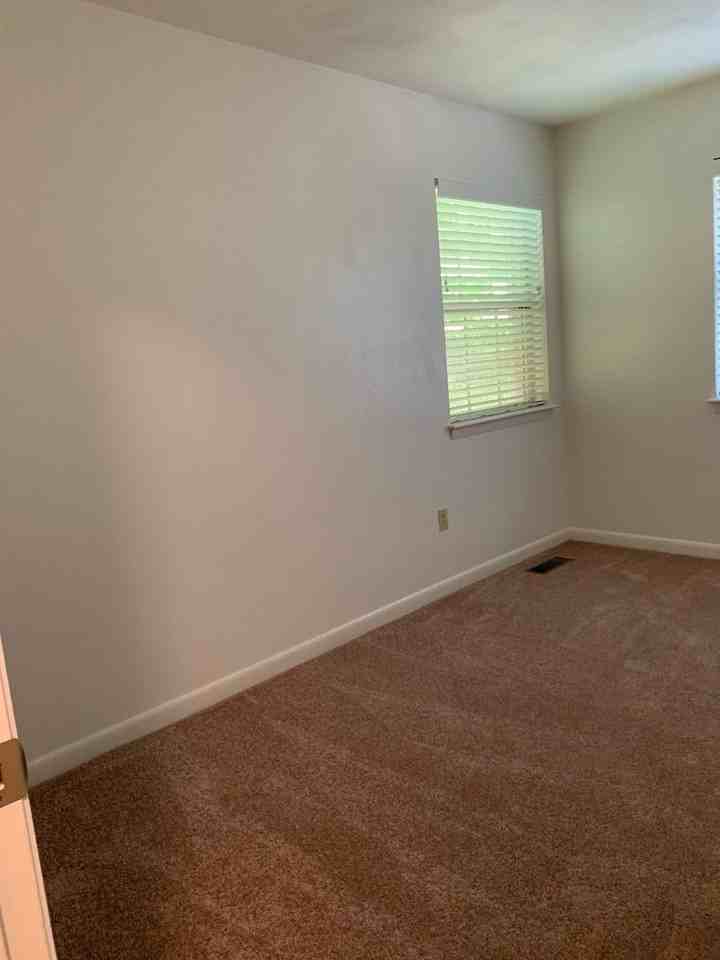 418 Marlington St - Photo 7 of 15