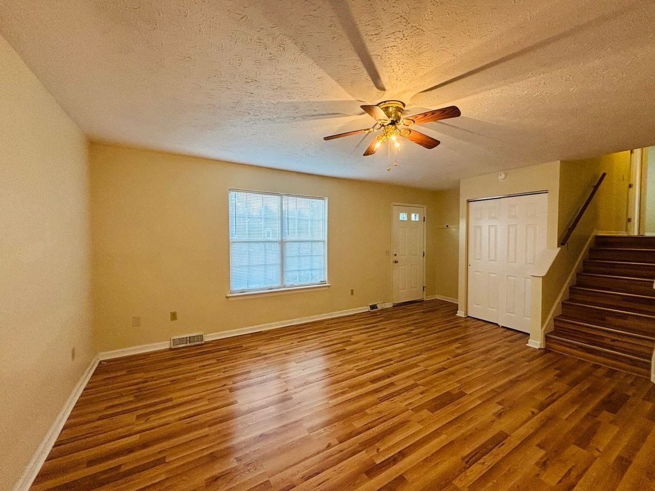 2001 Christopher Dr - Photo 4 of 20