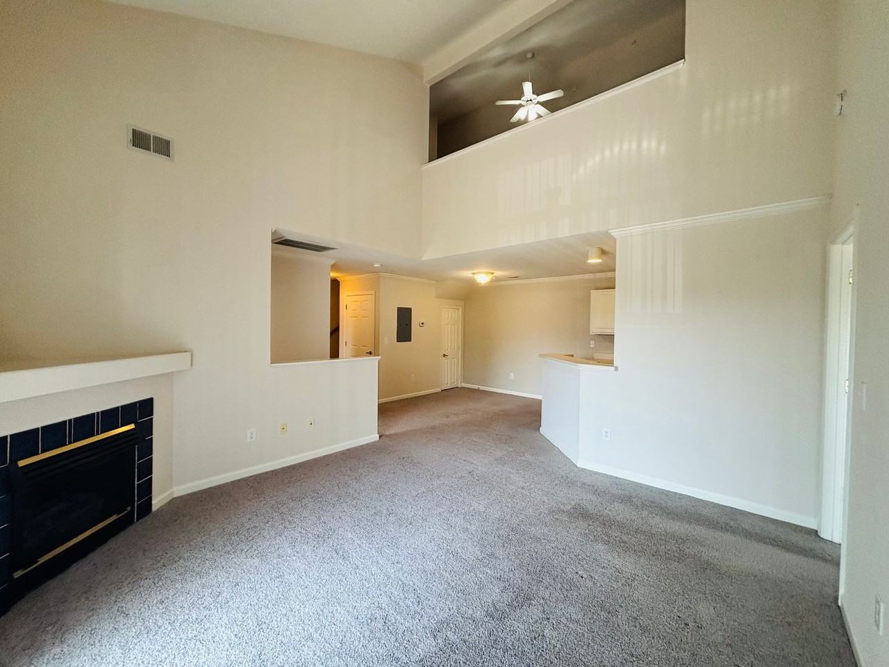 209 S Knollwood Dr #1302 - Photo 4 of 18