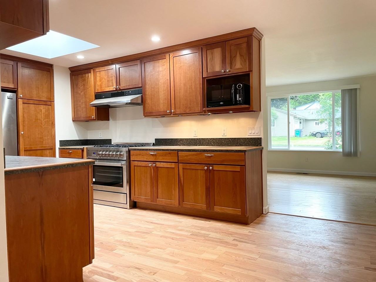 12518 98th Ave Ne - Photo 7 of 23