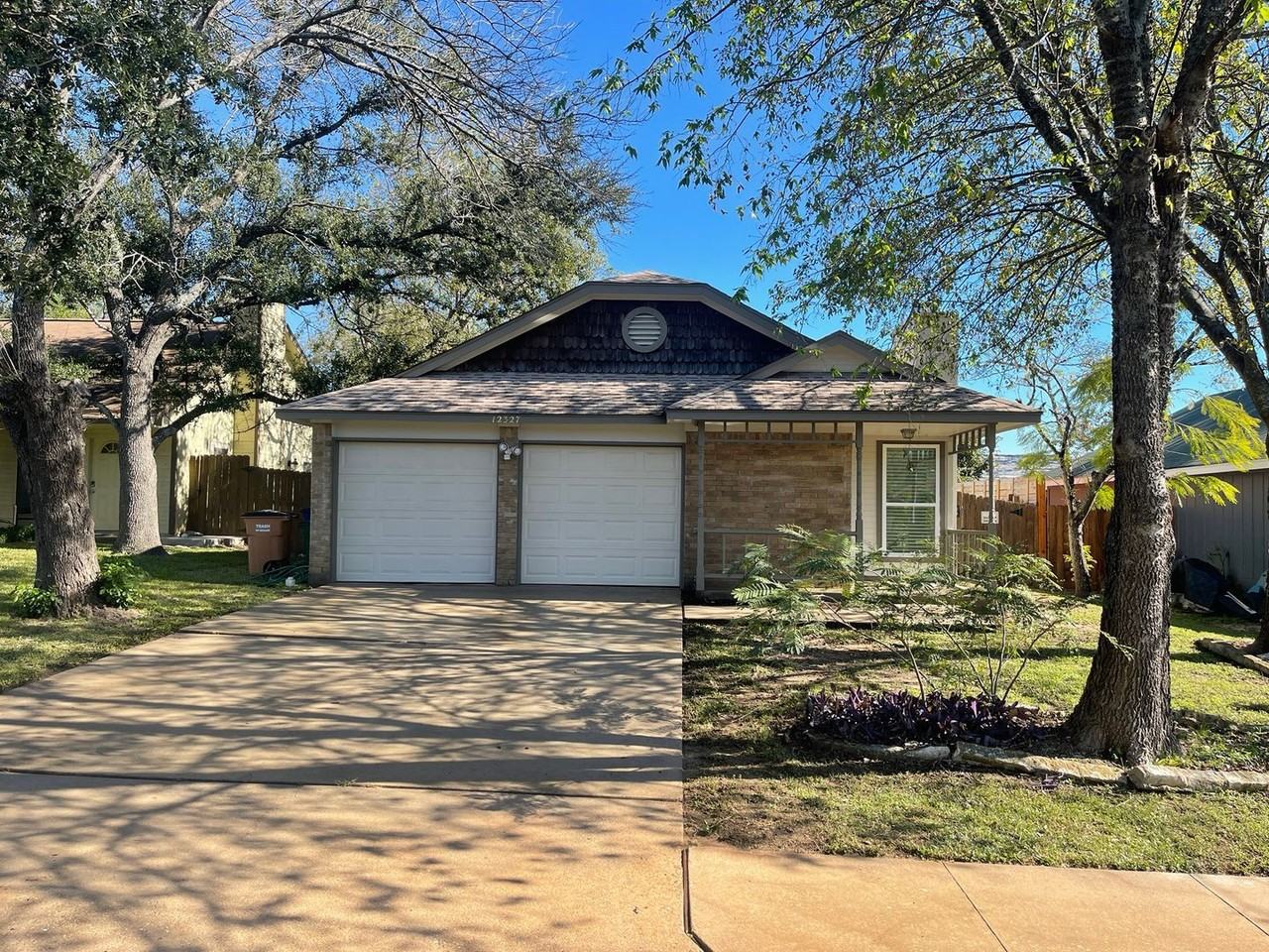 12327 Limerick Ave - Photo 2 of 14