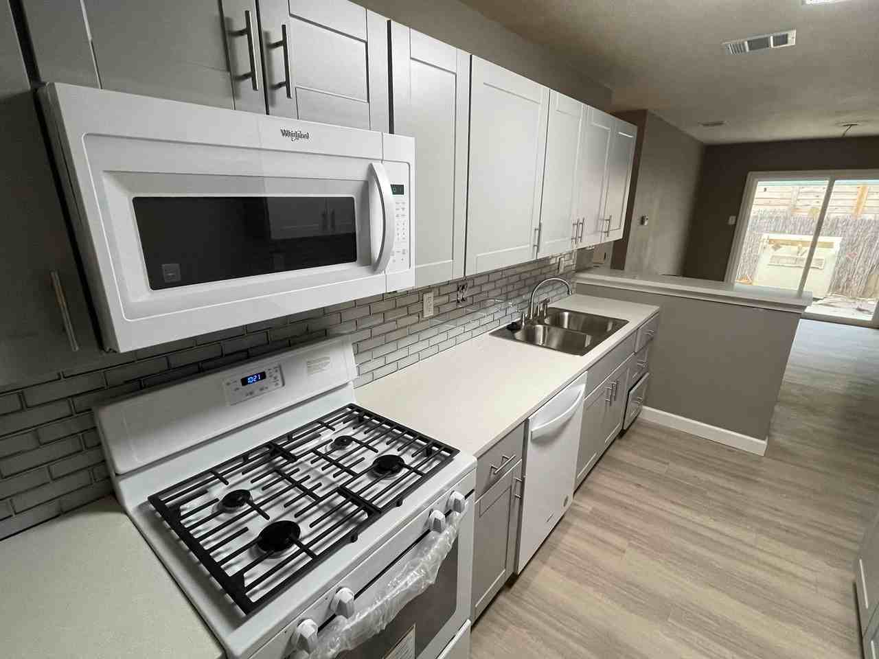 12327 Limerick Ave - Photo 6 of 14