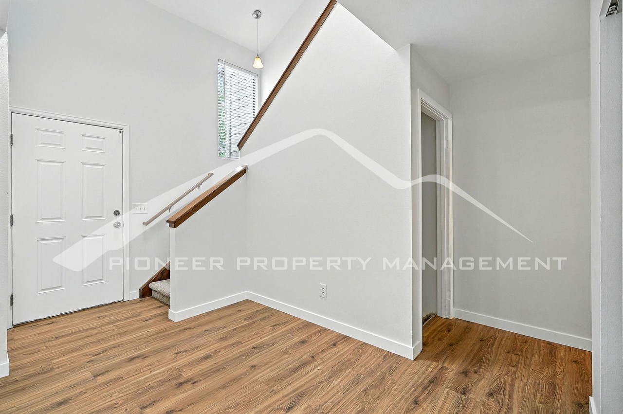 320 Wright St #102 - Photo 2 of 23