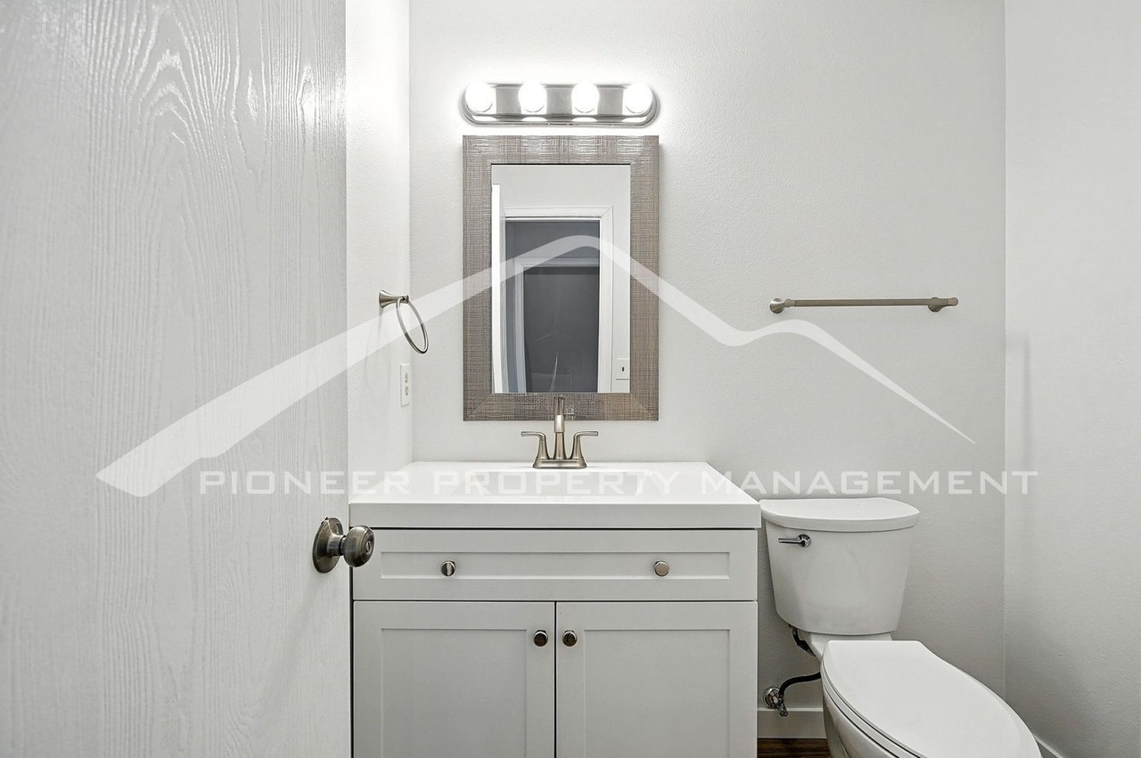 320 Wright St #102 - Photo 7 of 23