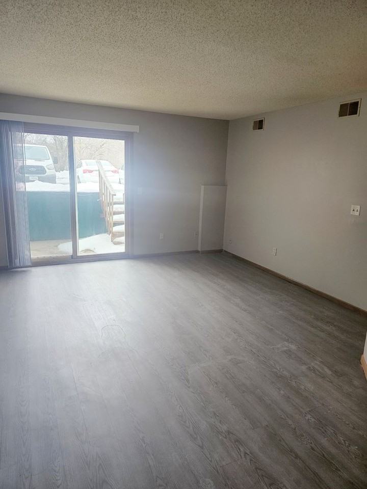 Walnut Creek Apartments - Photo 2 of 9