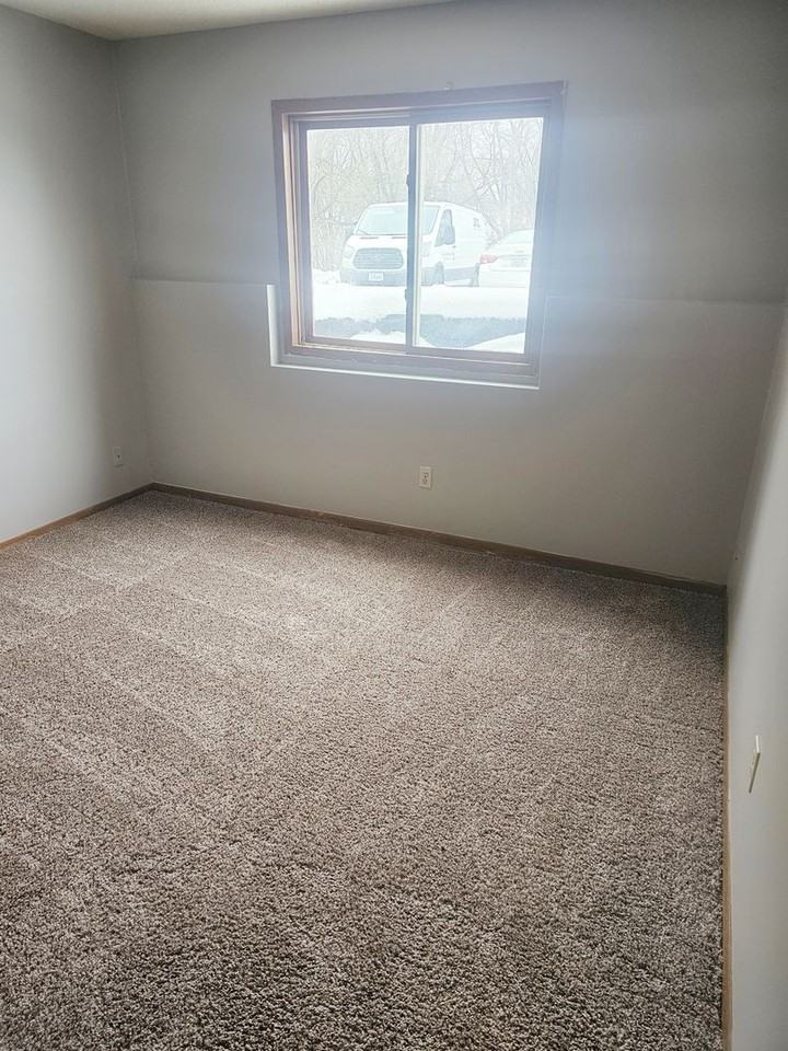 Walnut Creek Apartments - Photo 5 of 9