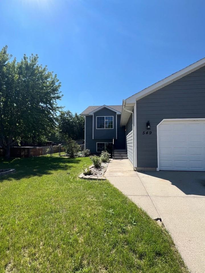 549 Hanover Dr - Photo 2 of 24