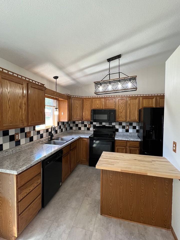 549 Hanover Dr - Photo 6 of 24