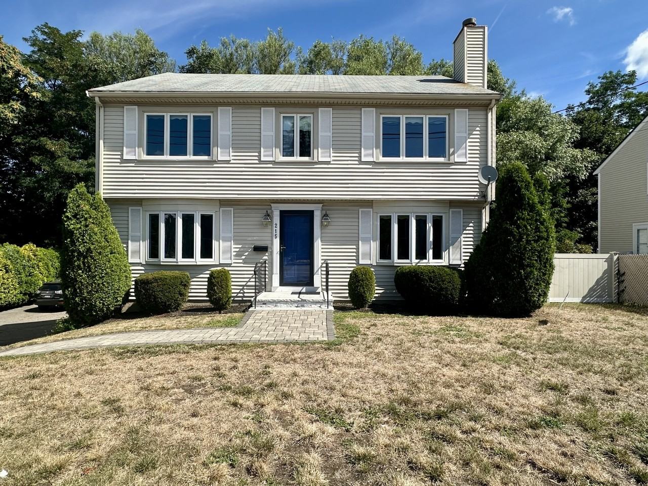 215 Main St - Photo 3 of 27