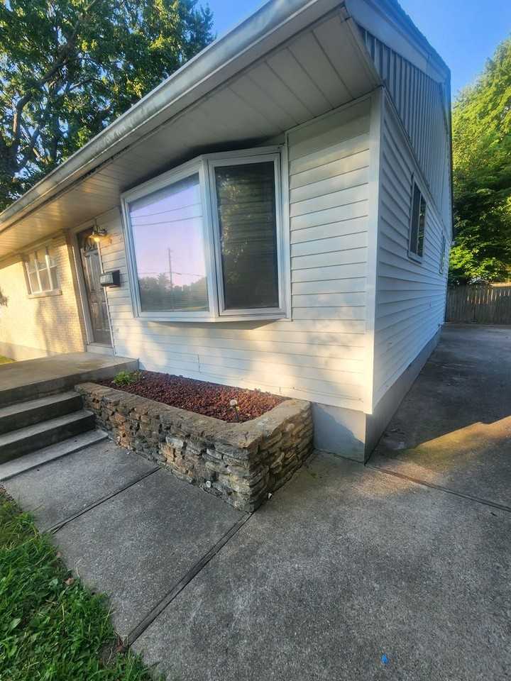 3022 Betty Ln - Photo 2 of 26