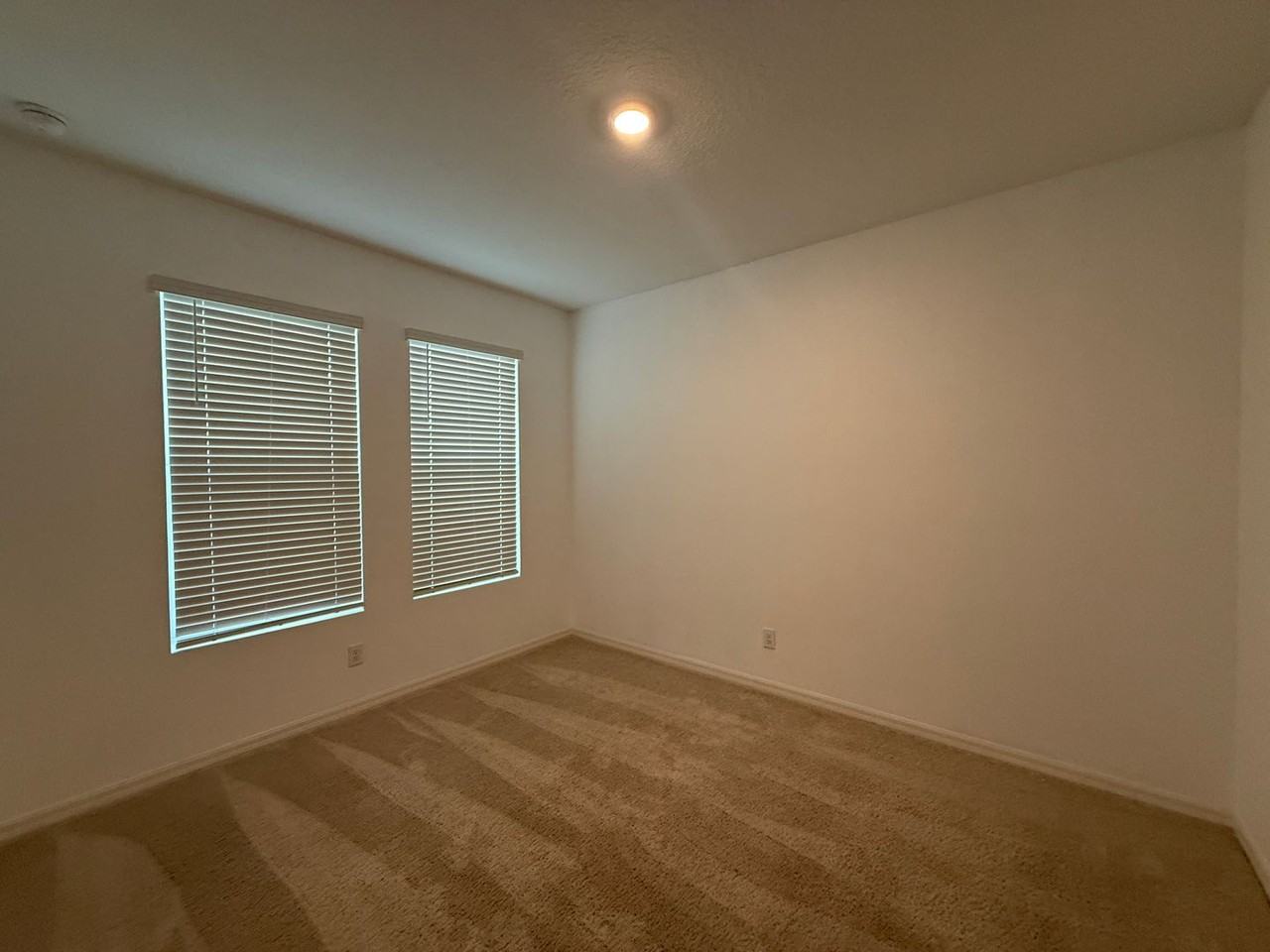 12850 Gabor Ave - Photo 3 of 21