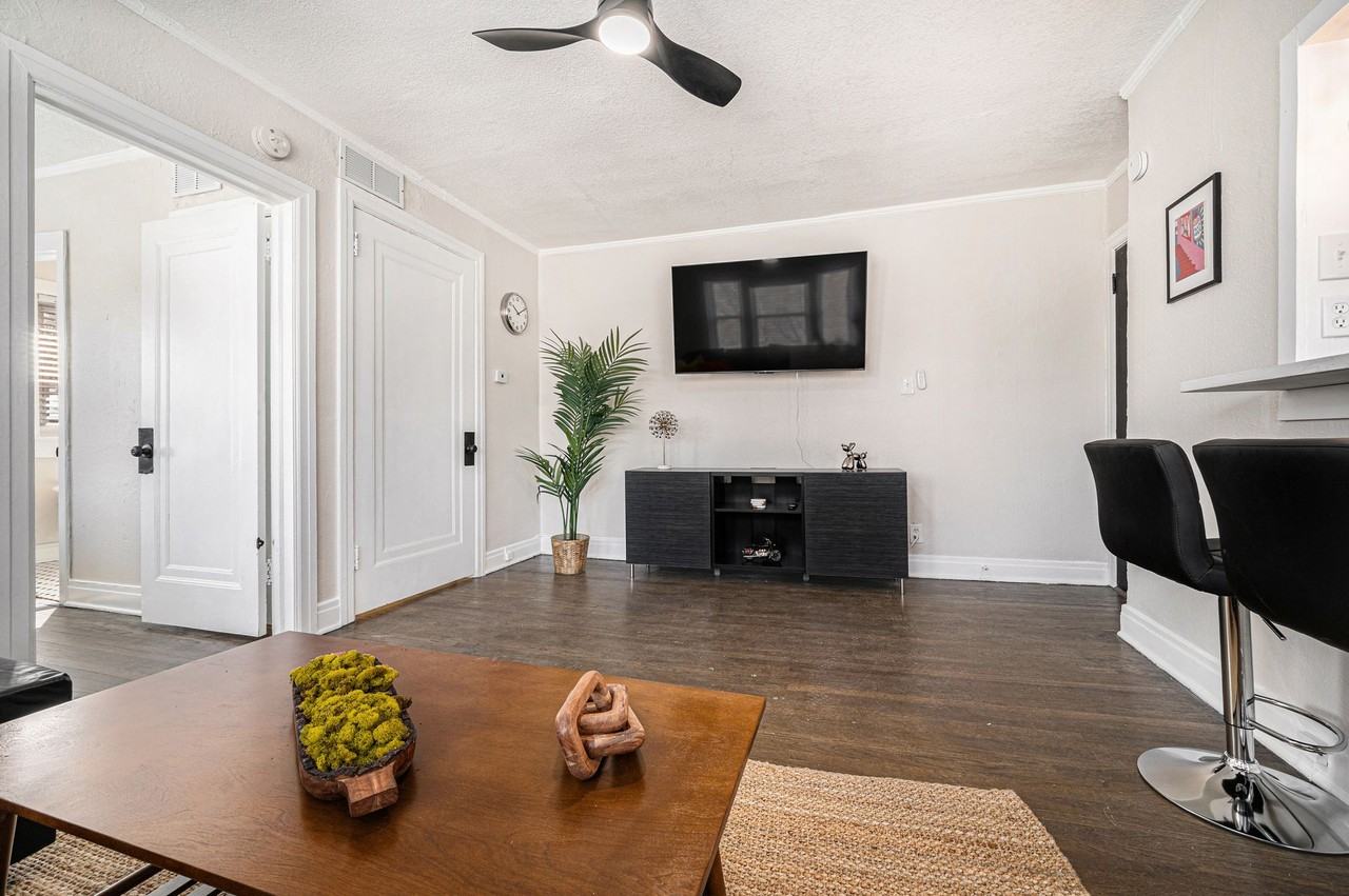 The Lillian 3706 (formerly The James) - Photo 6 of 16