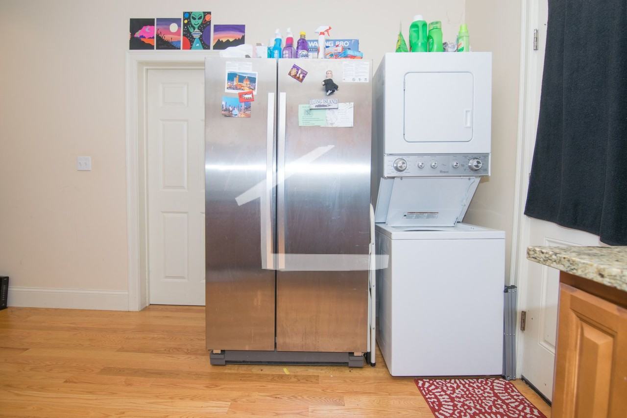 33 Pratt St - Photo 3 of 13