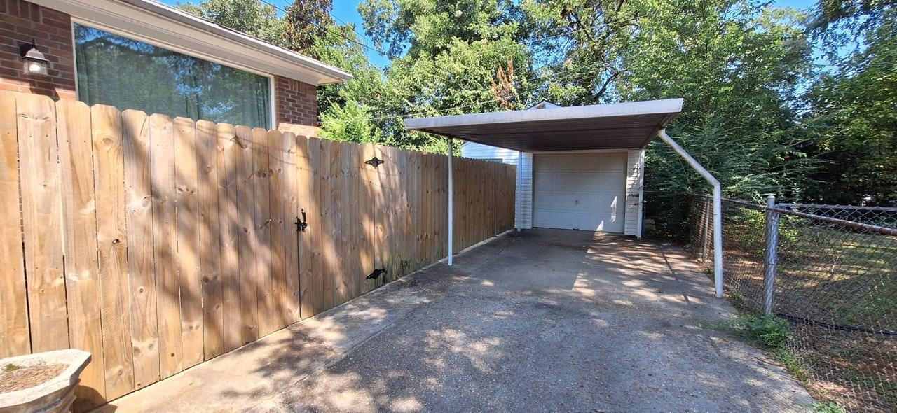 3704 Charleswood Avenue - Photo 2 of 11