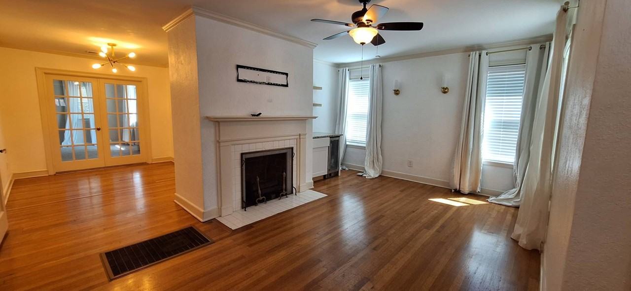 3704 Charleswood Avenue - Photo 3 of 11