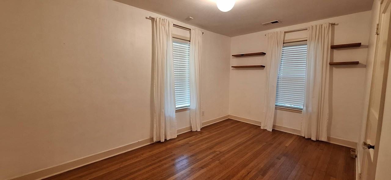 3704 Charleswood Avenue - Photo 6 of 11