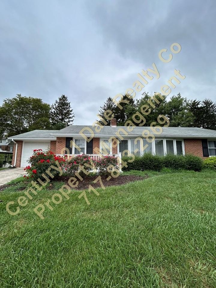 823 Glendale Rd - Photo 3 of 26