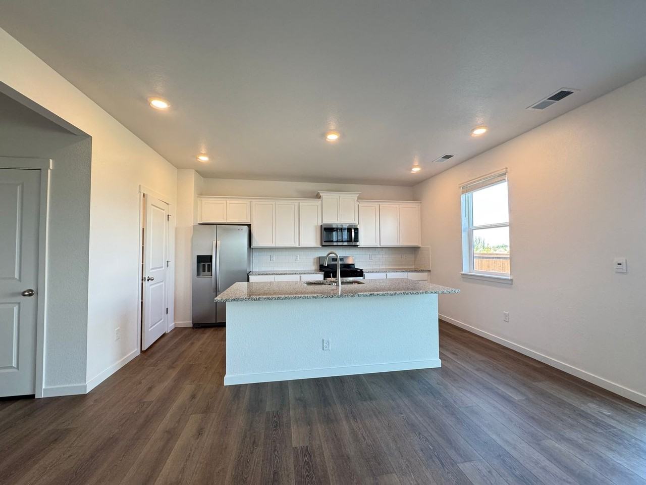 6015 Holstein Dr - Photo 3 of 20