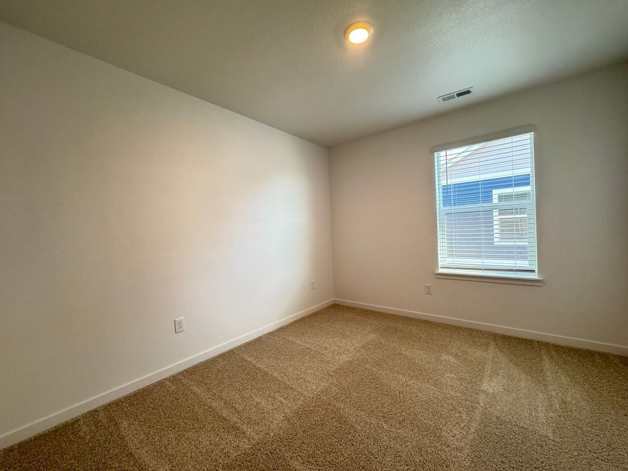 6015 Holstein Dr - Photo 5 of 20