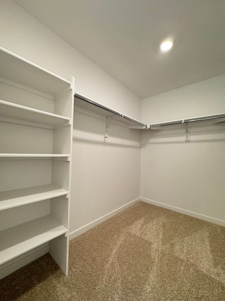 6015 Holstein Dr - Photo 6 of 20