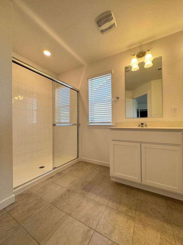 6015 Holstein Dr - Photo 7 of 20