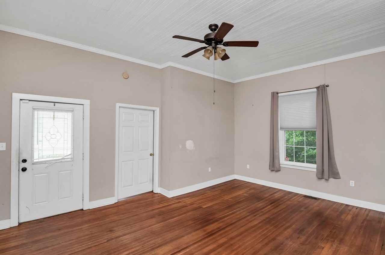 707 Maryland St - Photo 3 of 33