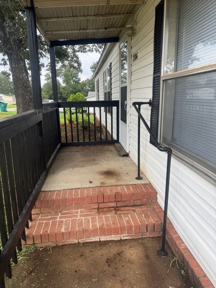 204 Moss Creek Ln - Photo 2 of 15