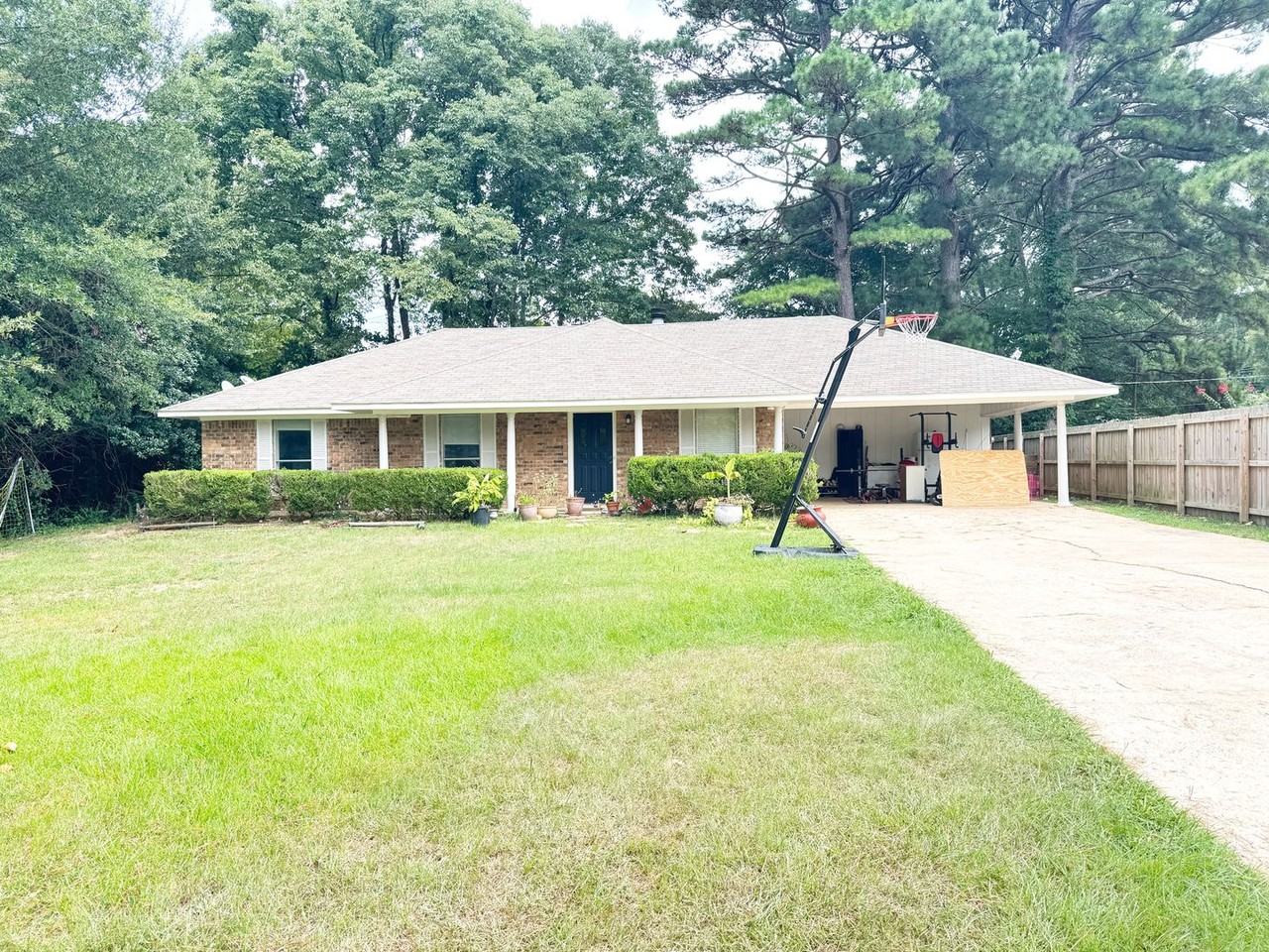 162 Camillia Cir - Photo 2 of 13