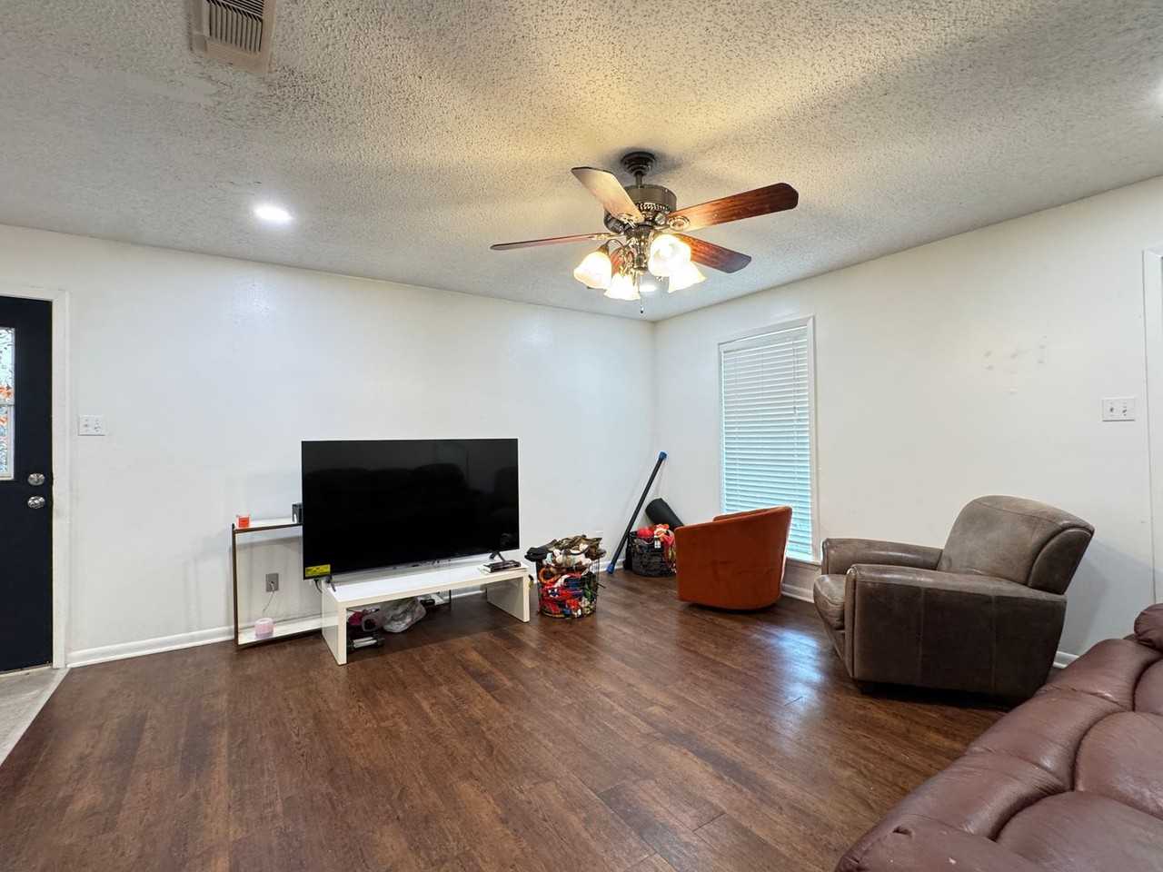 162 Camillia Cir - Photo 3 of 13