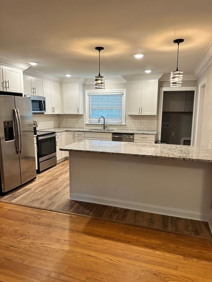 602 Decatur Dr - Photo 3 of 12