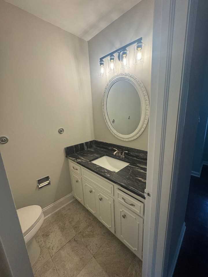 986 Campbellton Dr - Photo 2 of 28