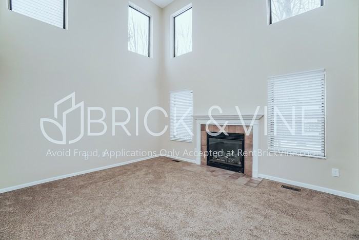 6987 Weurful Dr - Photo 3 of 18