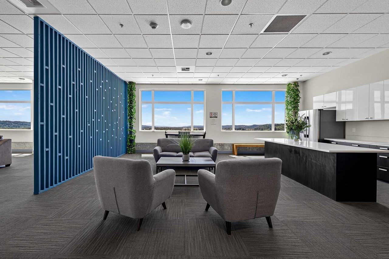 Airmark Apartments - Photo 3 of 50