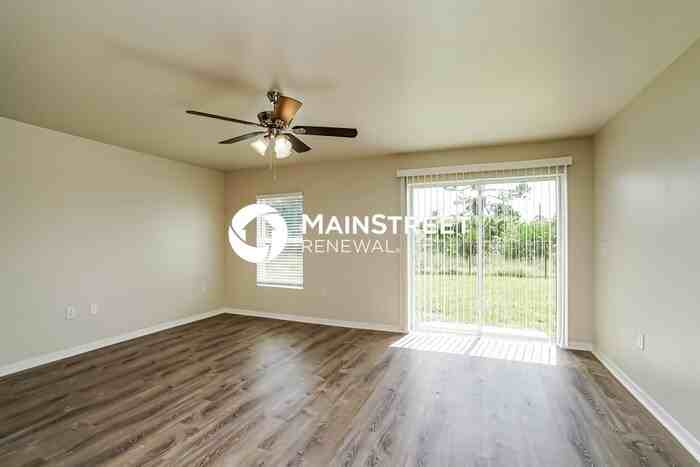 4165 Ne 9th Pl - Photo 3 of 16