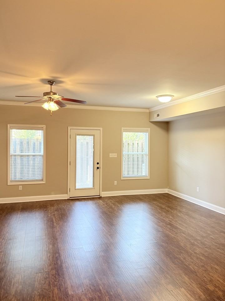 105 Riverwood Ave #F4 - Photo 2 of 18